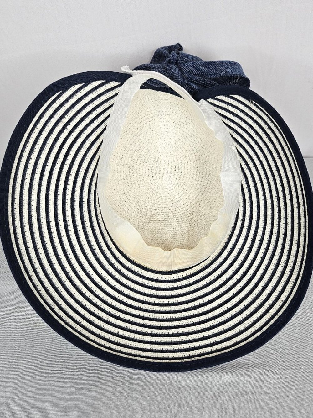 Packable Wide Brim Sun Hat | Navy Bow | Beach Resort Cruise | Adjustable - Picture 11 of 16